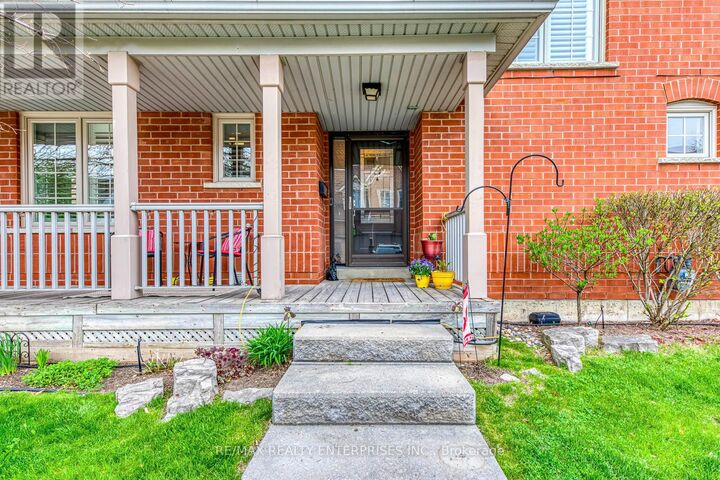 Property Photo: 5223 Fairford Crescent 57 ON L5V 2M6