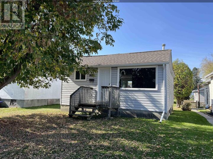 925 Crowe Ave  Fort Frances ON P9A 2M1 photo
