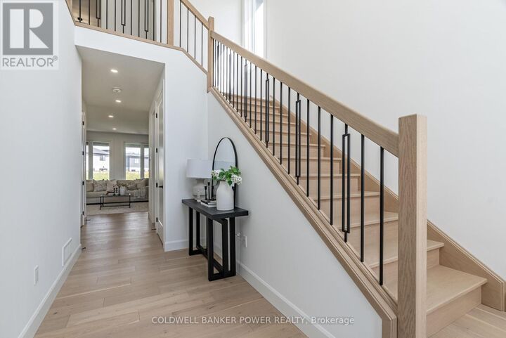 Photo de la propriété:  2692 Heardcreek Trail  ON N6G 0W1 