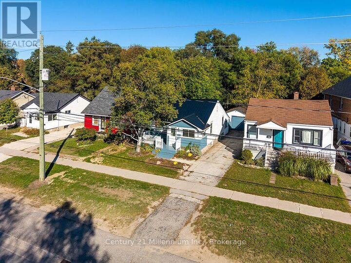 Photo de la propriété: 479 Hurontario Street ON L9Y 2M7