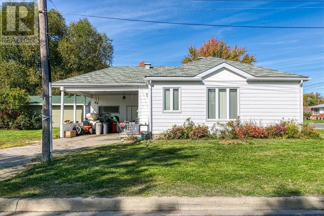 Photo de la propriété:  17 Morin Street  ON P0M 1L0