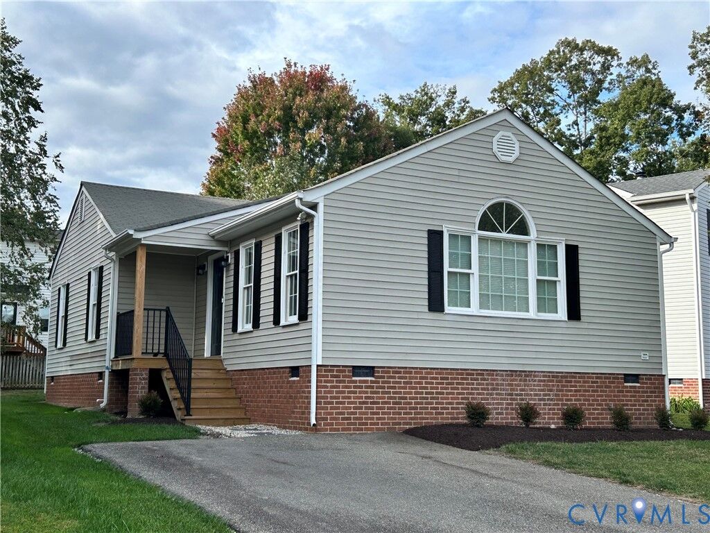 Property Photo:  13624 Village Ridge Drive  VA 23114 