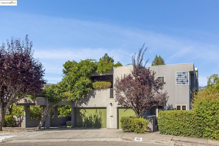 Property Photo:  6148 Ocean View Dr  CA 94618 