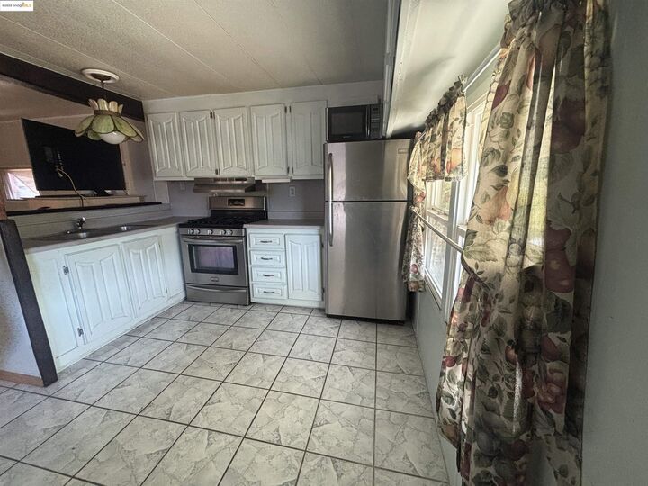 Property Photo: 1550 162nd Ave. 69 CA 94578