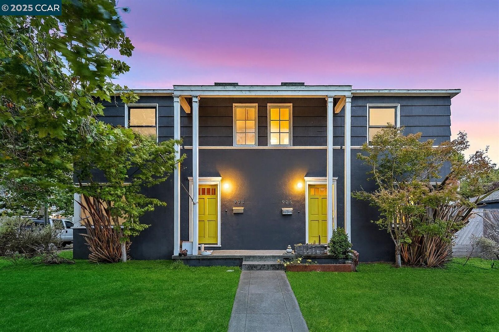 Property Photo:  905 61st St  CA 94608 