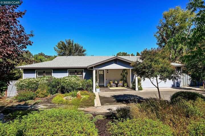 Property Photo: 1096 Mountain View Blvd CA 94596