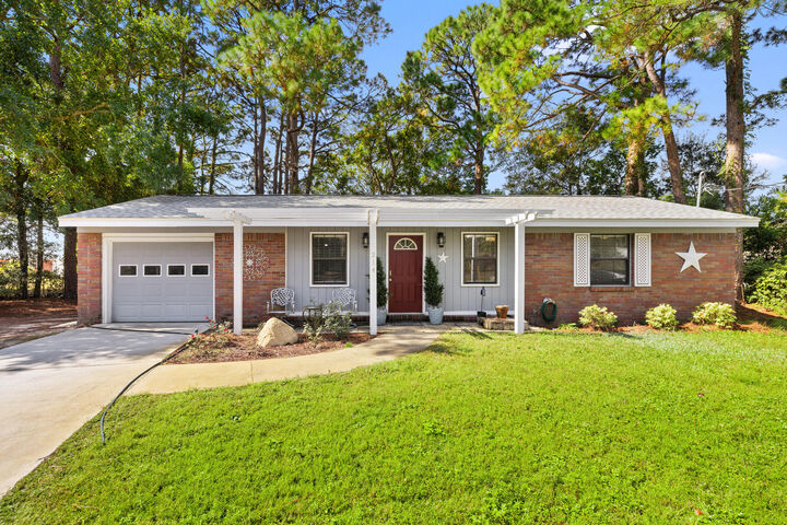 Property Photo:  214 NW Jet Court  FL 32548