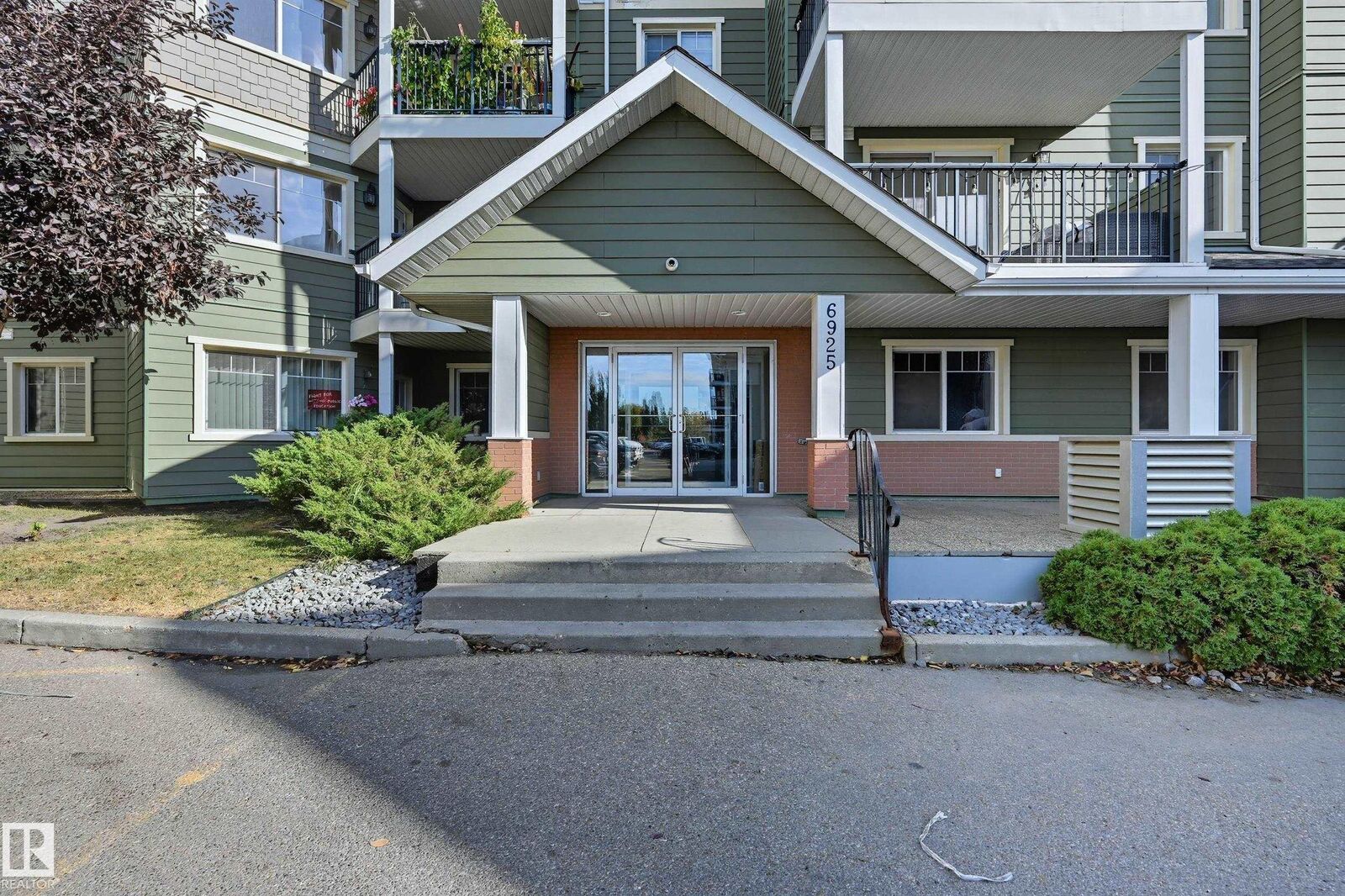 Property Photo: 6925 199 Street NW 313 AB T5T 3X8