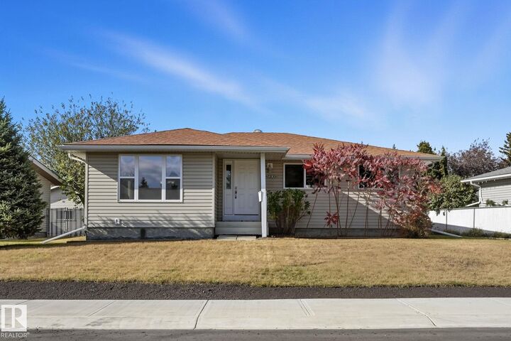 14208 30 Street NW  Edmonton AB T5Y 1N9 photo