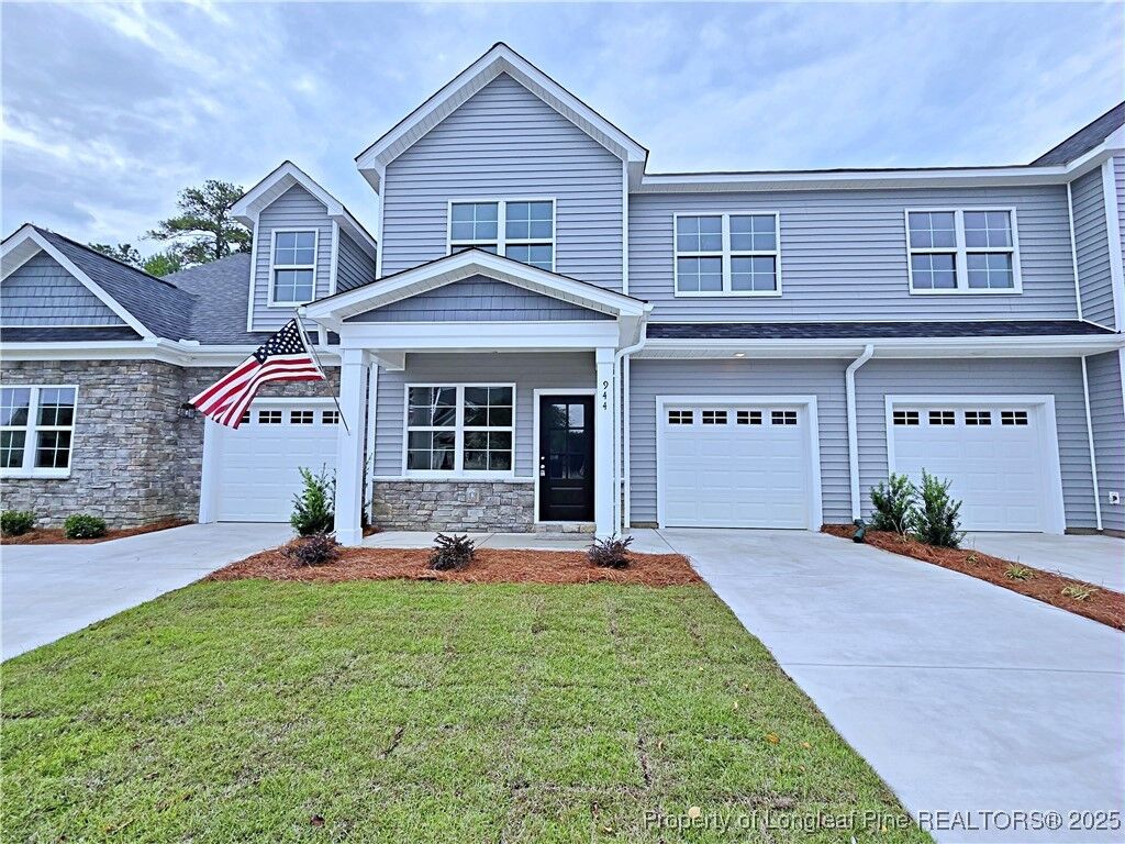 Property Photo: 944 Kensington Park Road NC 28311