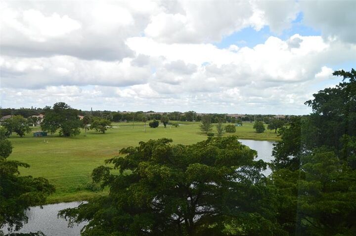Property Photo:  3080 N Course Dr 508  FL 33069 