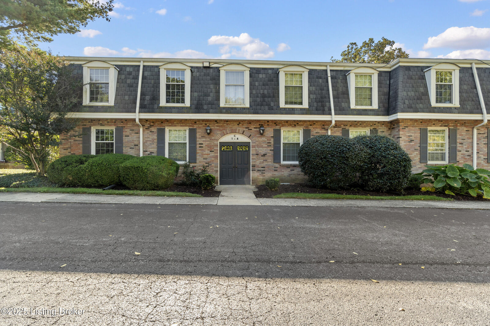 Property Photo: 521 Zorn Ave C4 KY 40206