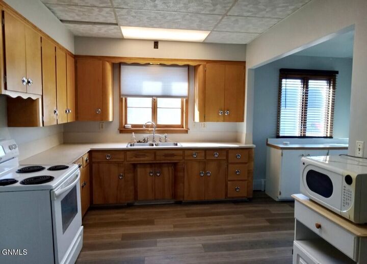 Property Photo:  301 3rd Street NE  ND 58622