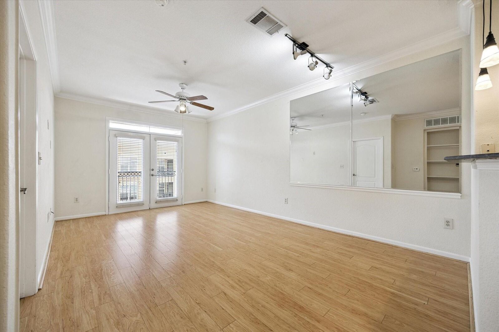 Property Photo:  1711 Old Spanish Trail 440  TX 77054 