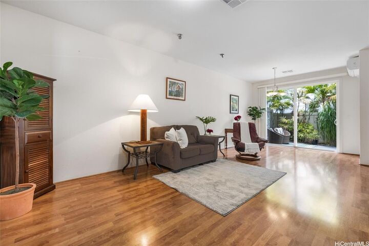 Property Photo:  520 Lunalilo Home Road 313  HI 96825 
