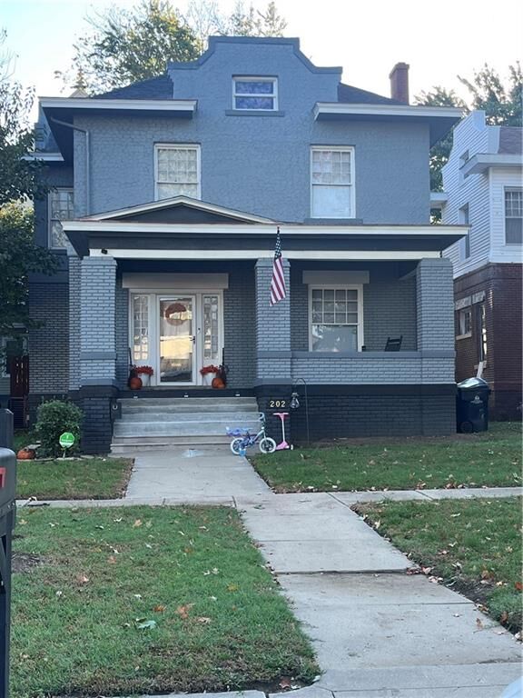 Property Photo: 202 S 6th Street KS 67301