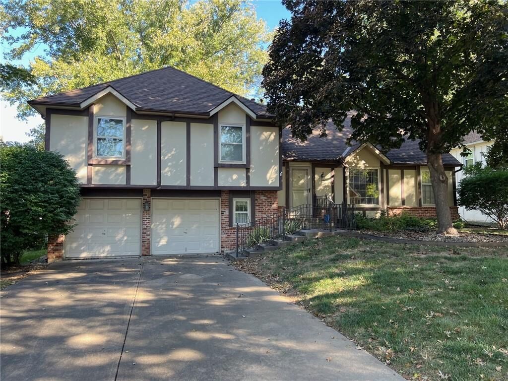 Property Photo: 11608 W 101st Street KS 66214