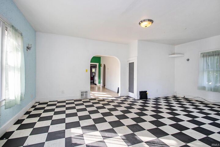 Property Photo:  919 W Wolf Avenue  IN 46516