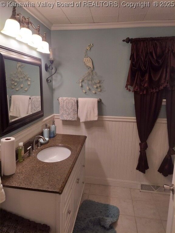 Property Photo:  600 Fifth Avenue  WV 25136 