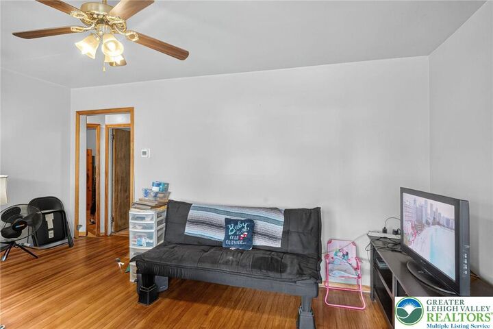 Property Photo: 1521 Fleming Street PA 18017