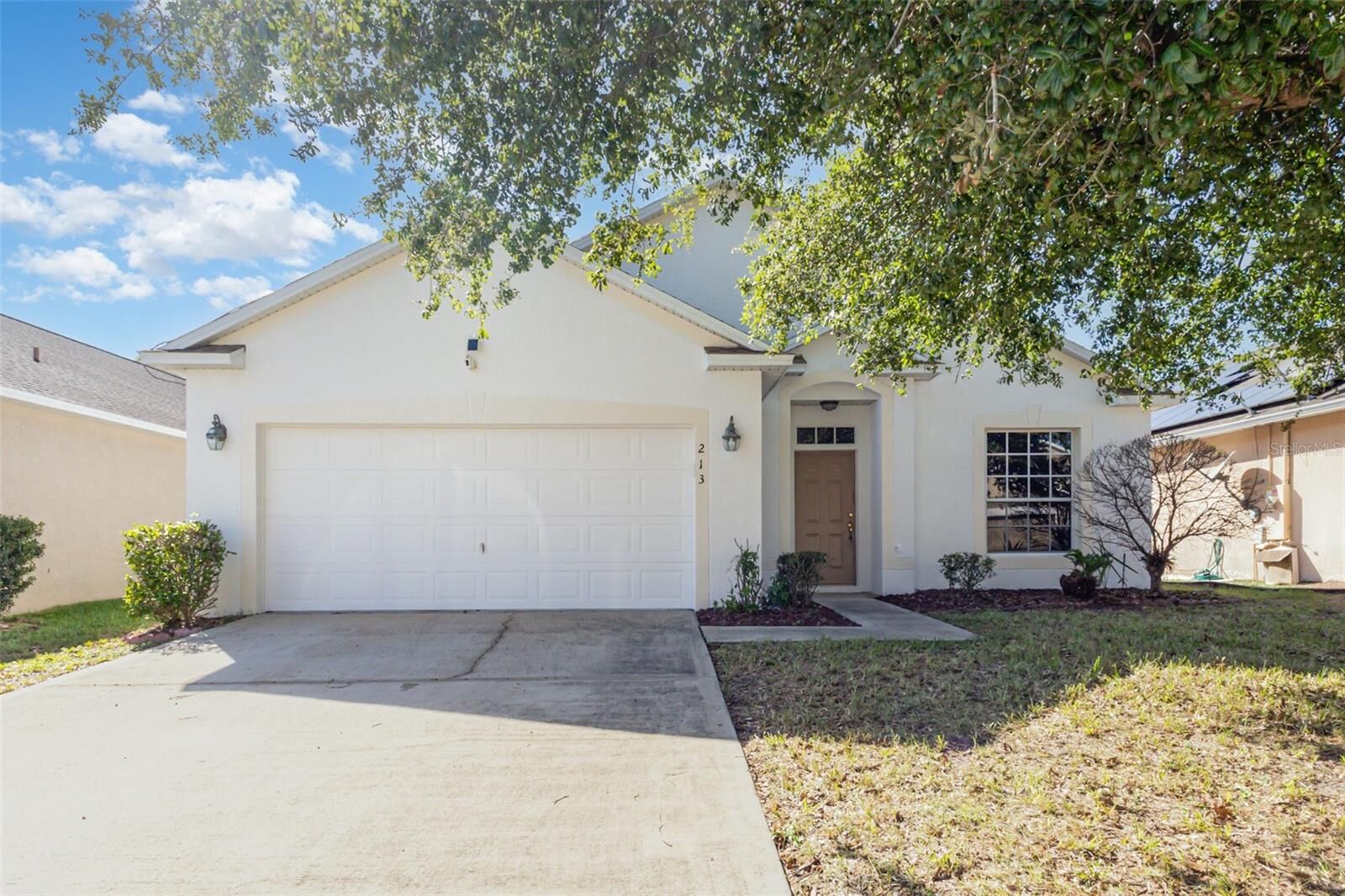 Property Photo:  213 Knollwood Drive  FL 33837 
