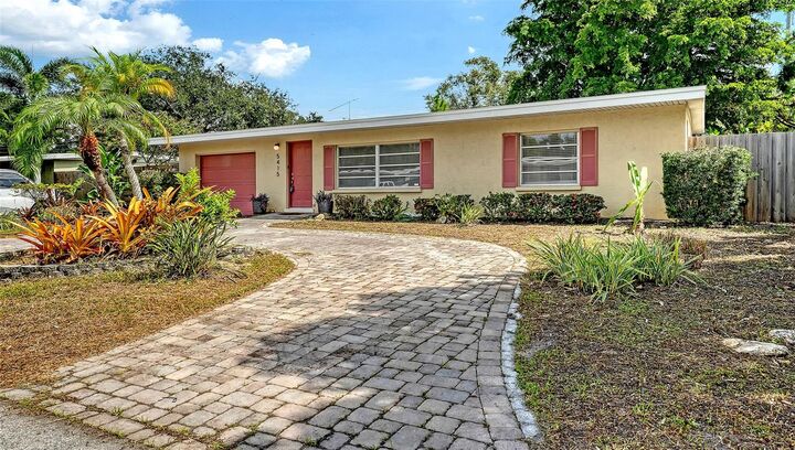 Property Photo: 5415 4th Street Court E FL 34203