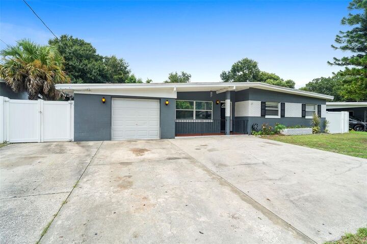 Property Photo: 90 Nancy Lee Avenue FL 32807