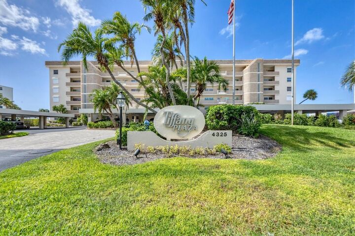 4325 Gulf Of Mexico Drive 102  Longboat Key FL 34228 photo
