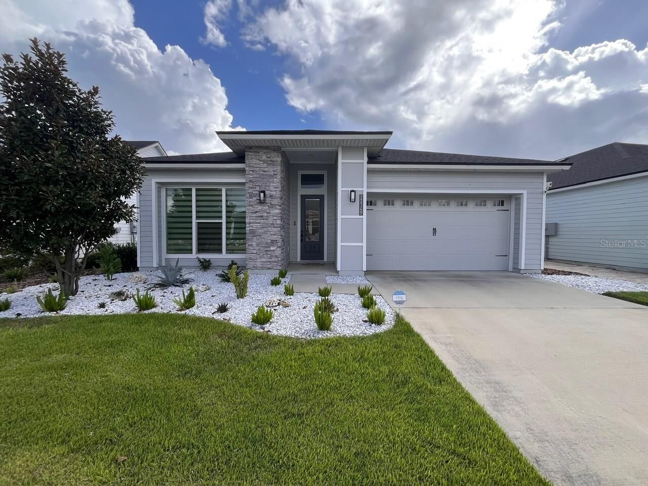 Property Photo: 12149 SW 33rd Place FL 32608