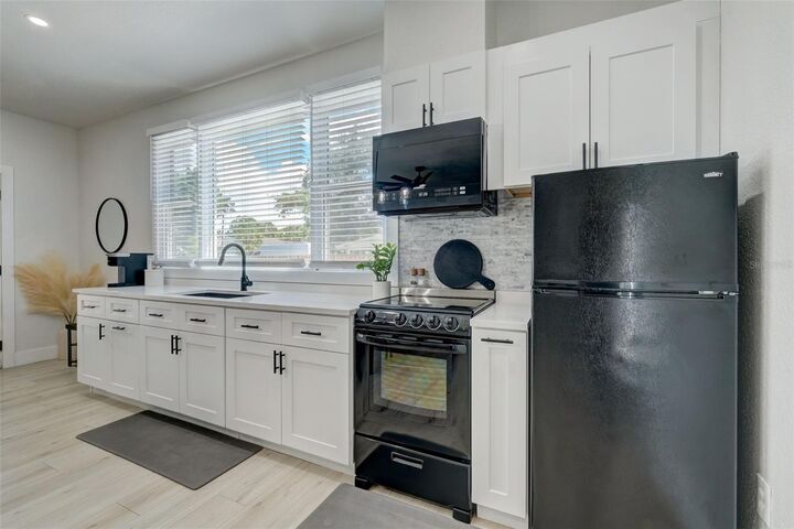 Property Photo: 3030 Ashton Road FL 34231