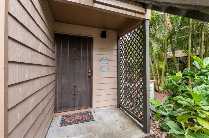 Property Photo: 1720 Glenhouse Drive 330 FL 34231