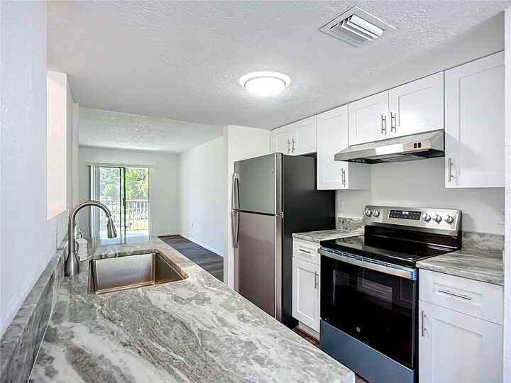 Property Photo: 5310 26th Street W 306 FL 34207