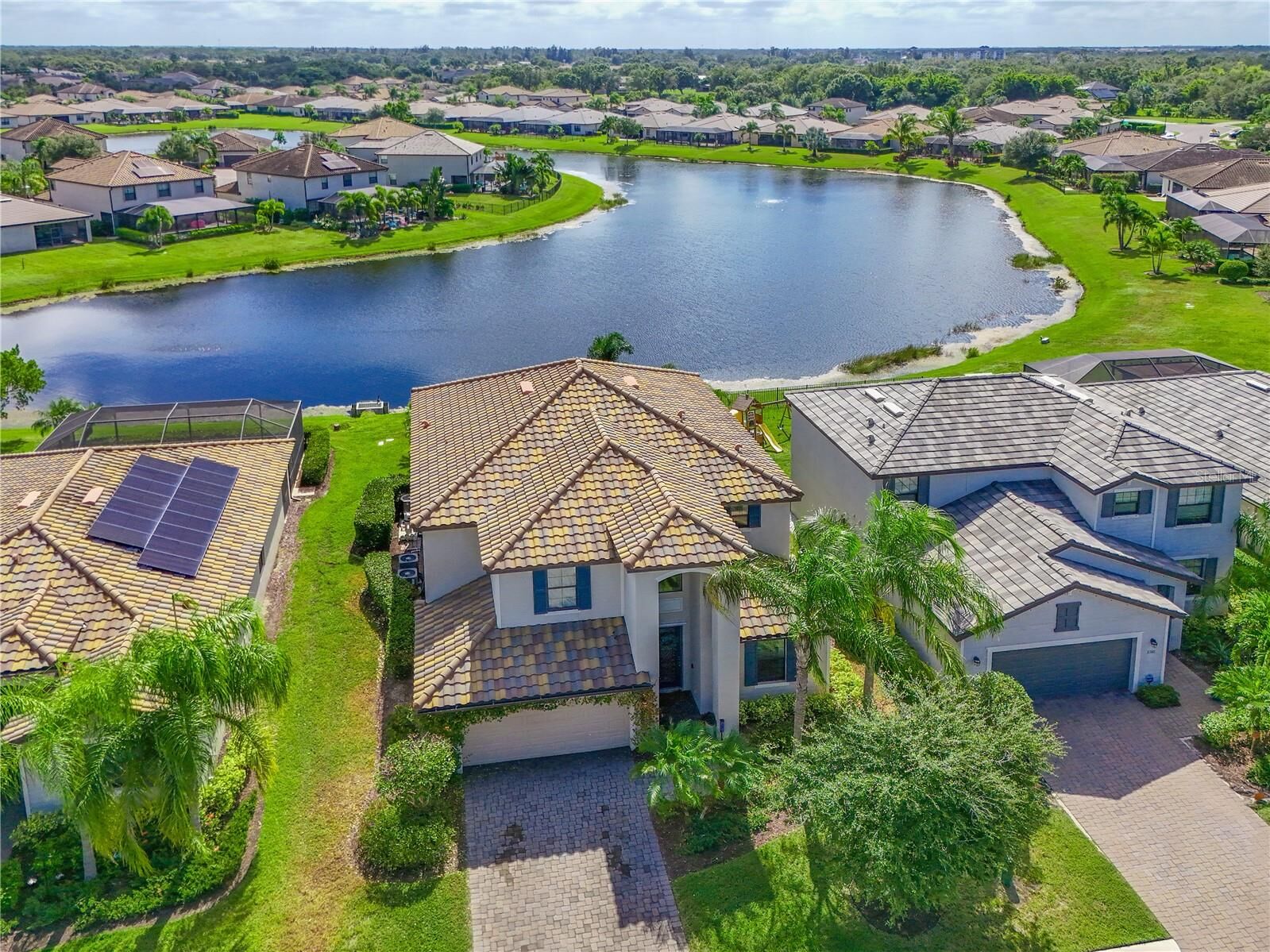 Property Photo:  11314 Sweetgrass Drive  FL 34212 