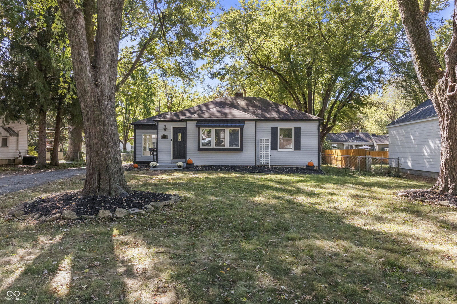 Property Photo:  2113 E 65th Street  IN 46220 
