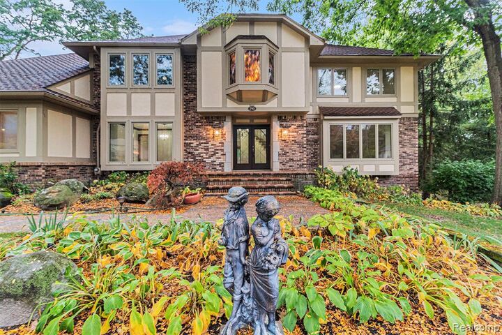 Property Photo: 790 Hidden Pine Road Road MI 48304 2407