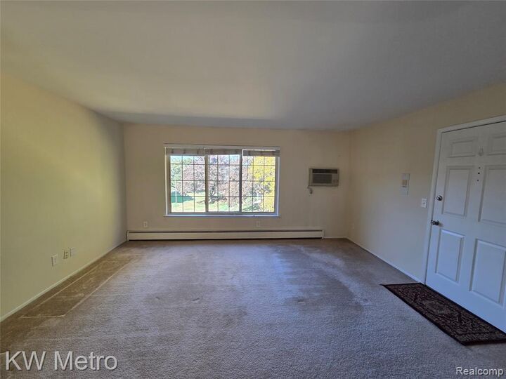 Property Photo:  500 Romeo Road 122  MI 48307 1675 