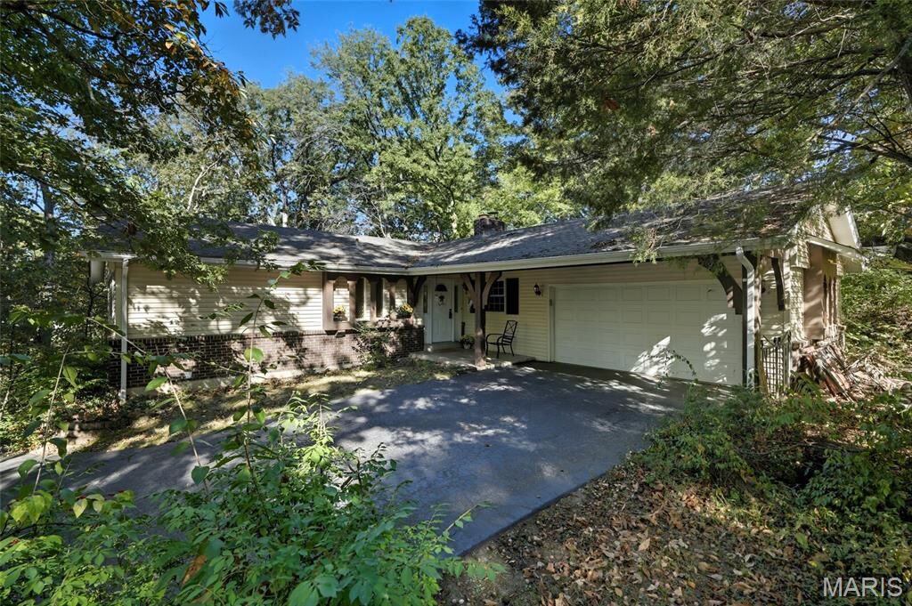 Property Photo: 32 Oak Forest Drive MO 63303