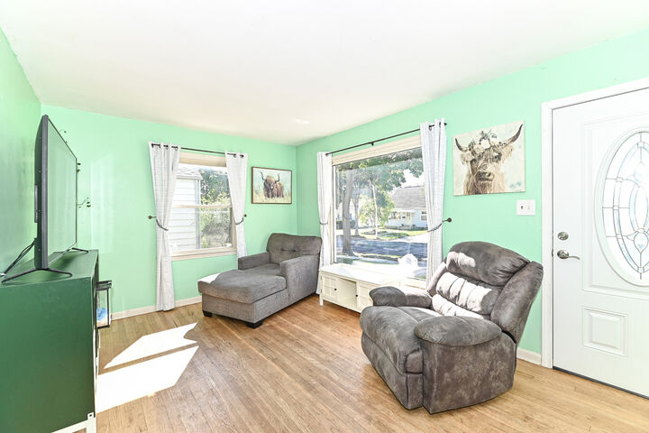 Property Photo: 4720 W Sumac Pl WI 53219