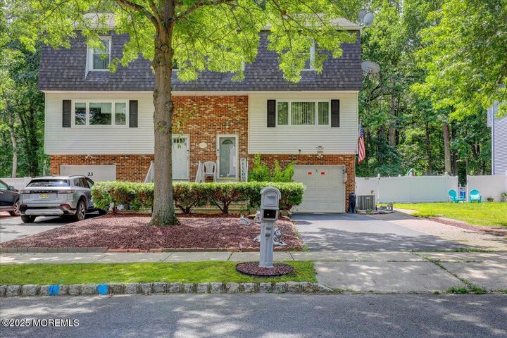 21 Lone Star Lane  Manalapan NJ 07726 photo