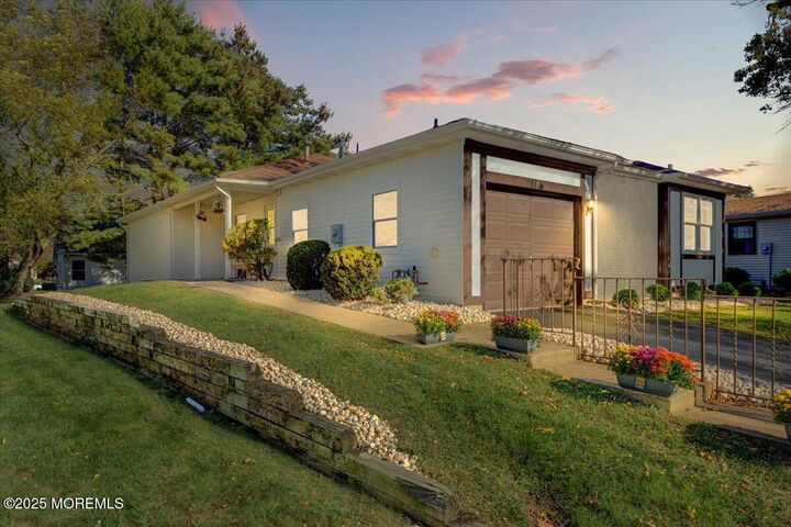 26 Lansdale Drive  Marlboro NJ 07746 photo