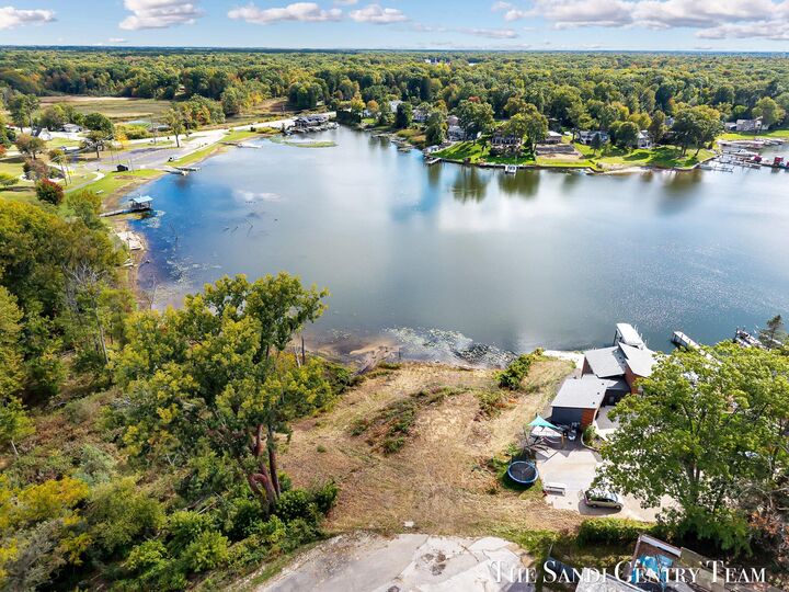 148 Lake Street  Fruitport MI 49415 photo