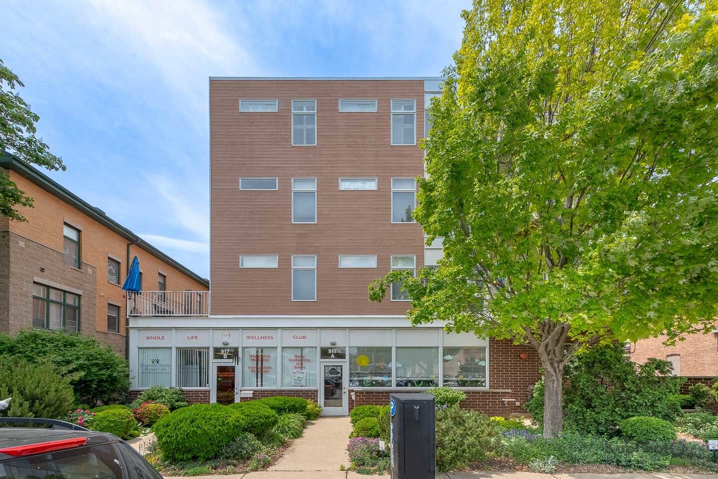 Property Photo: 915 S Oak Park Avenue 1B IL 60304