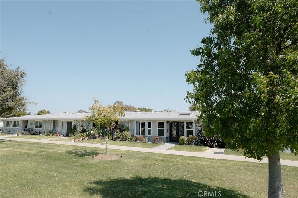 Property Photo:  1623 Monterey Road #20I (M2)  CA 90740 
