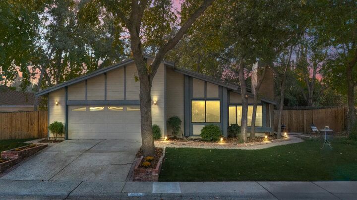 Property Photo: 6427 Wittenham Way CA 95662