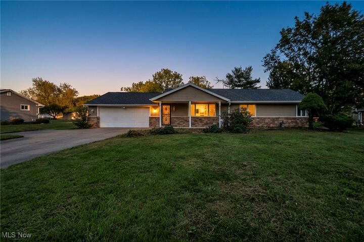 13792 Amodio Avenue NW  Uniontown OH 44685 photo