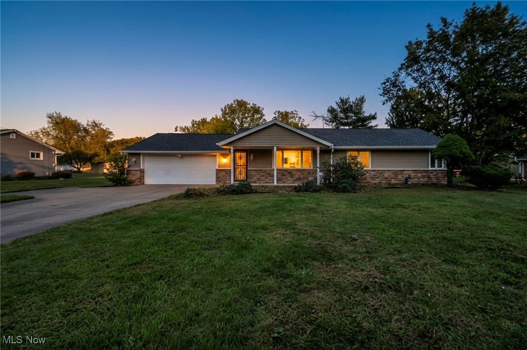 Property Photo: 13792 Amodio Avenue NW OH 44685
