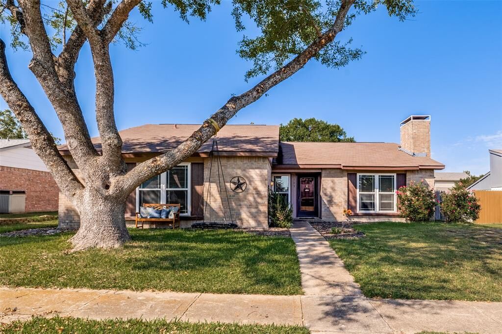 Property Photo:  1103 Elk Grove  TX 75081 
