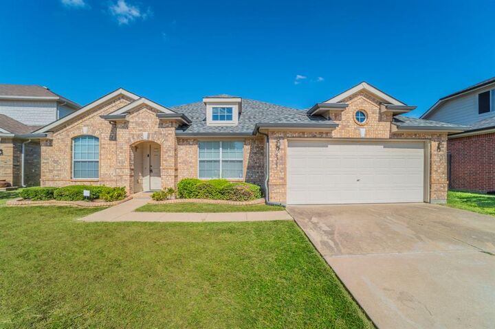 Property Photo:  6333 Pool View Drive  TX 75249 