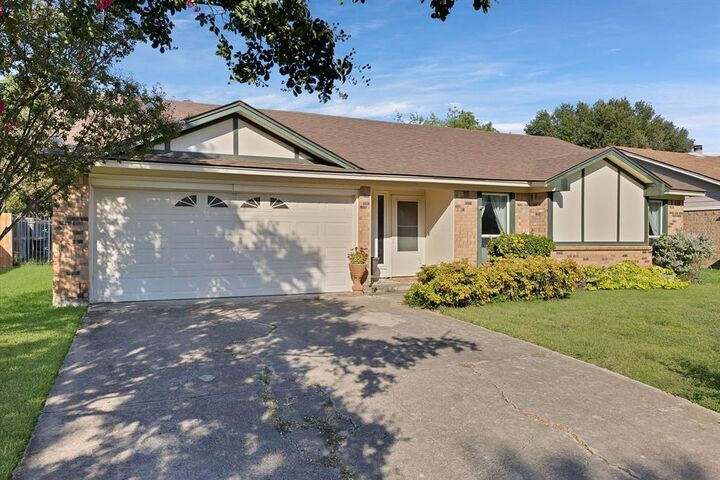Property Photo: 4013 Chestnut Street TX 76137