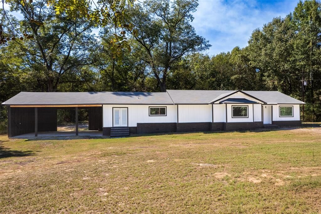 Property Photo:  4890 County Road 4875  TX 75686